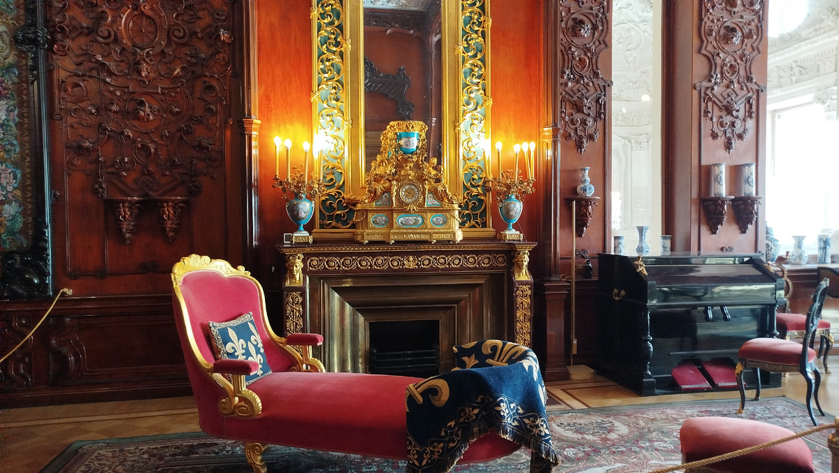 Первый зал и сразу отвал башки. Как говорил герой Куравлева Жорж Милославский: это я удачно зашёл😁