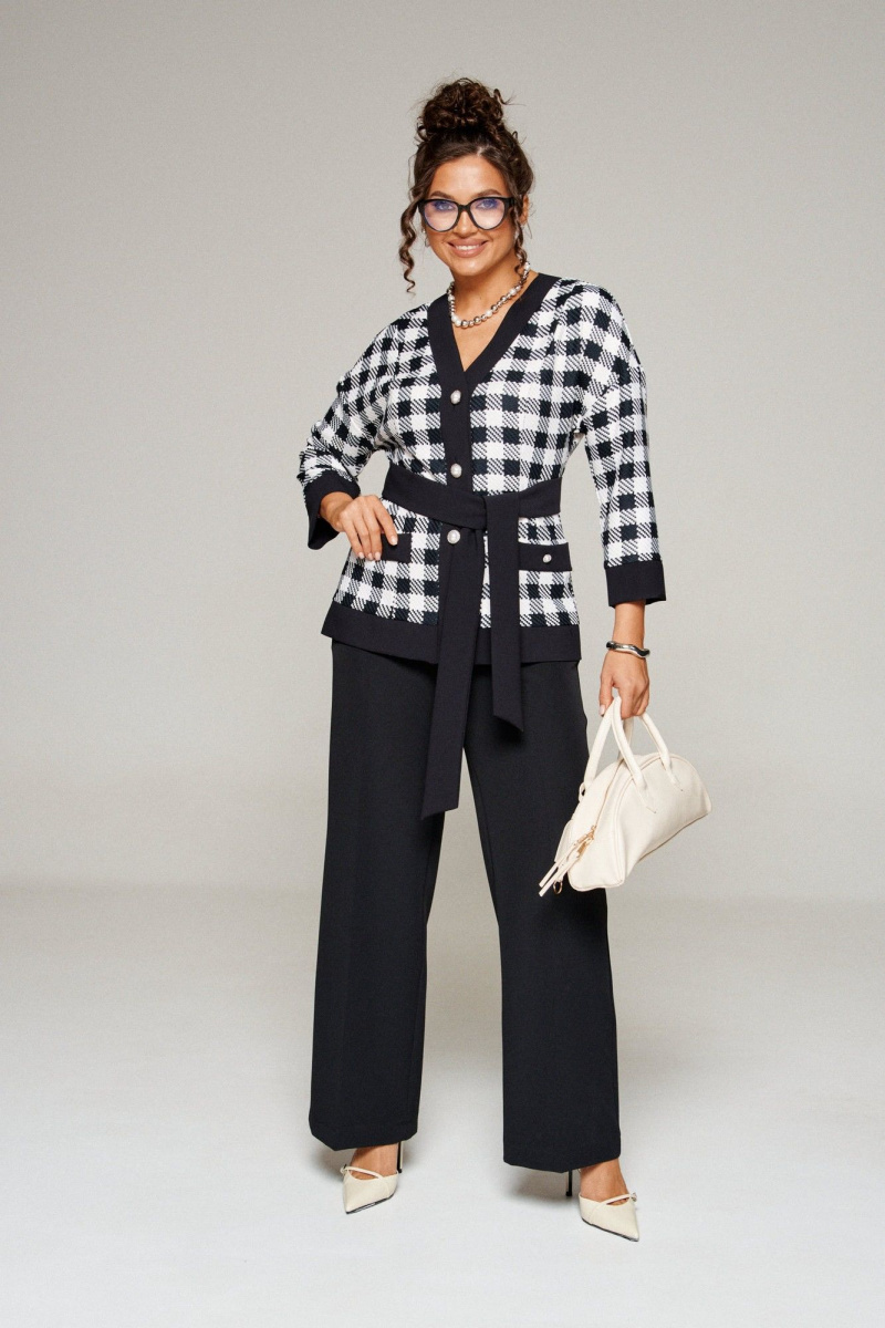 Брюки, жакет Beautiful&Free 6352 черно-белая  Размер: 48, 50, 52, 54 Состав: жакет-вискоза 89%, акрил 8%, эластан 3% брюки-вискоза 60%, пэ 37%, спандекс 3%. Рост: 164