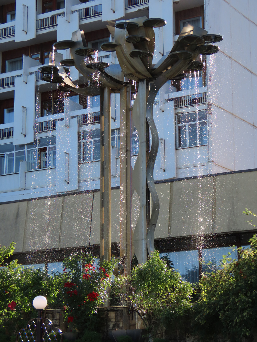 Даже смотреть на них приятно, не то что рядом сидеть (июль 2025 года)