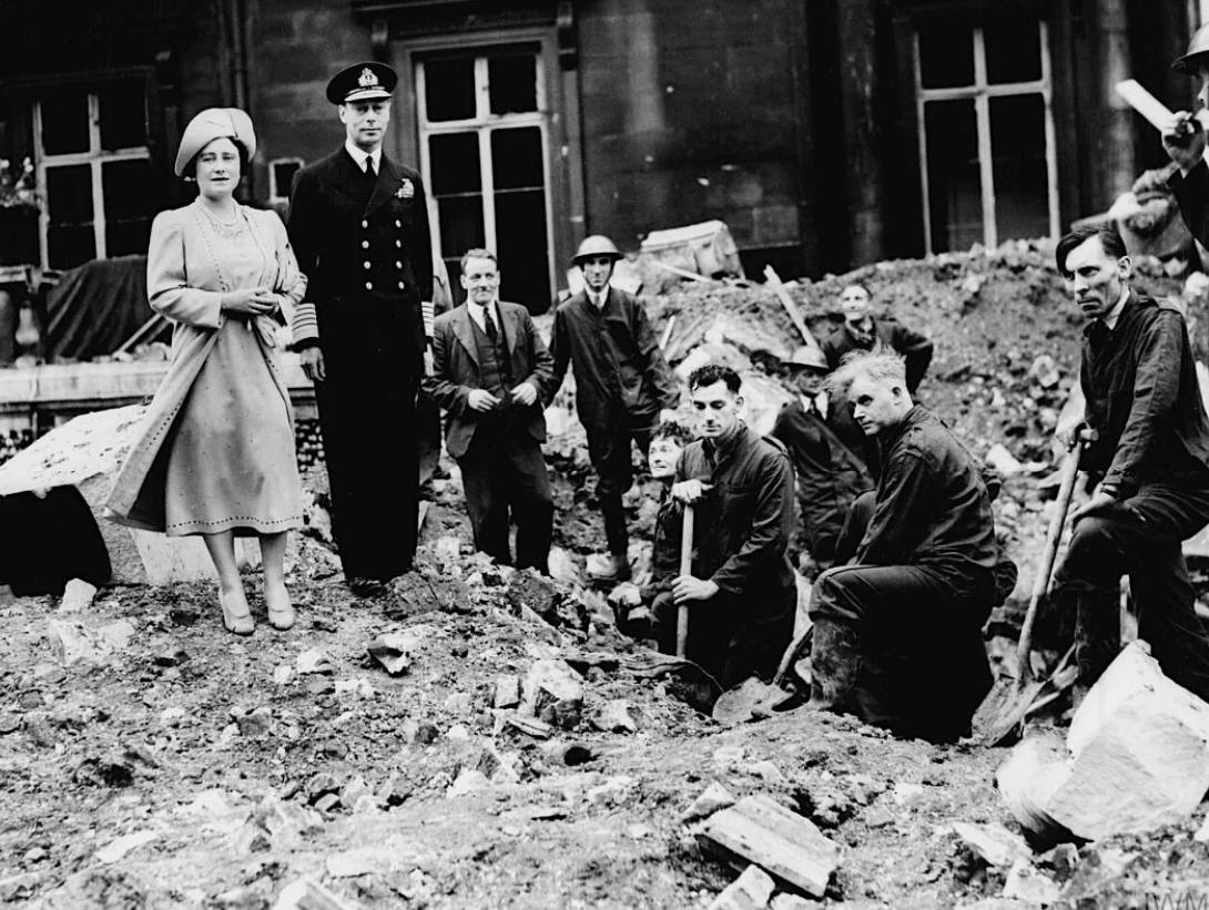 Георг VI с женой вдохновляют своим примером