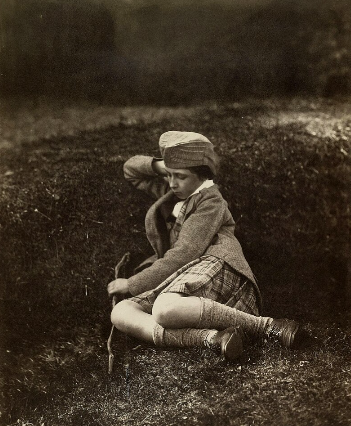 Это Альфред в 12-летнем возрасте. Милые детские фото уже в 19 веке стали способом пропиарить БКС как оплот семейственности и надежности