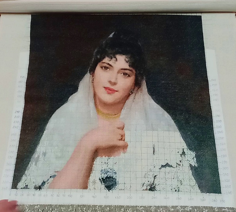 Многоцветная вышивка "На балконе" по схеме от Аладдин.