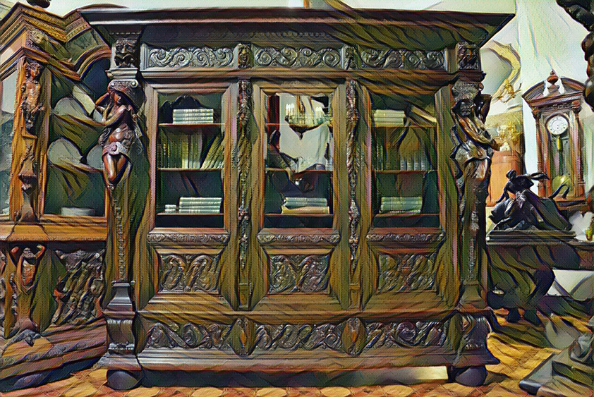 Старинный шкаф