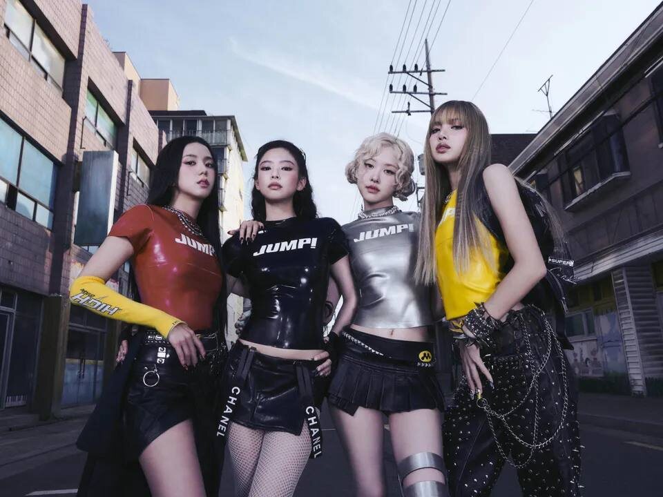 Обложка: YG Entertainment