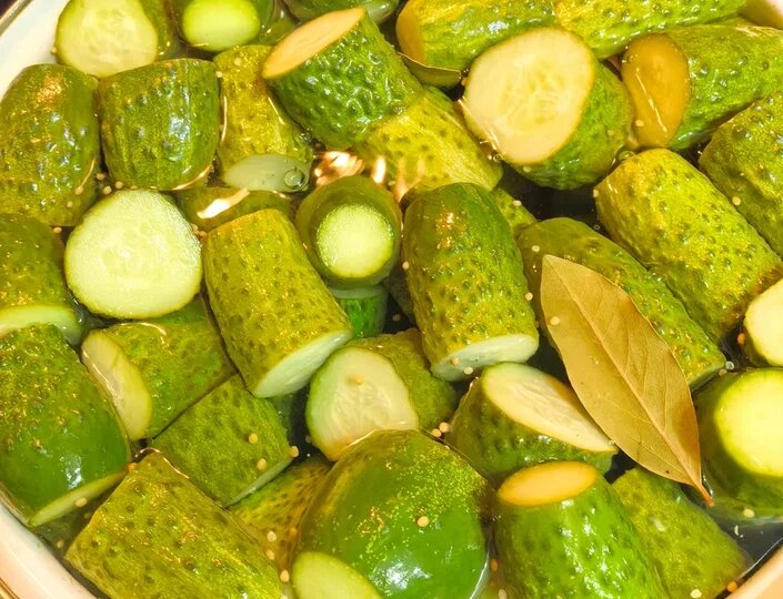 Мариную огурцы, только так