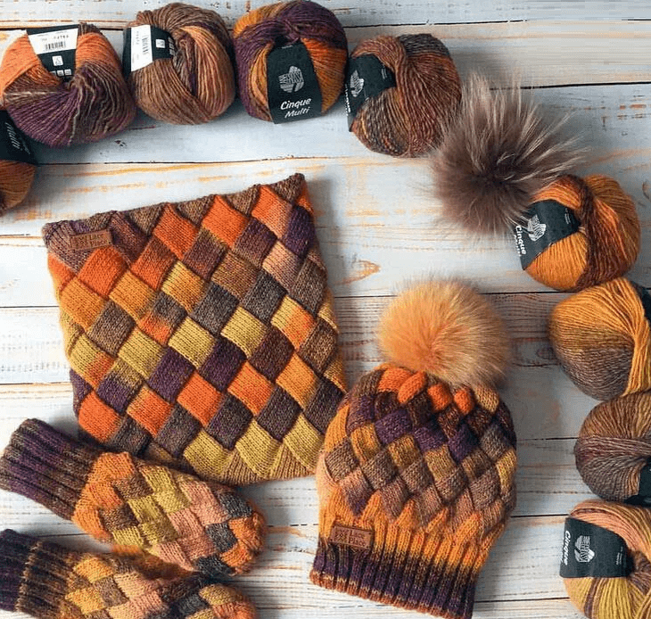 Изделия энтерлак из меланжевой пряжи смотрятся очень интересно