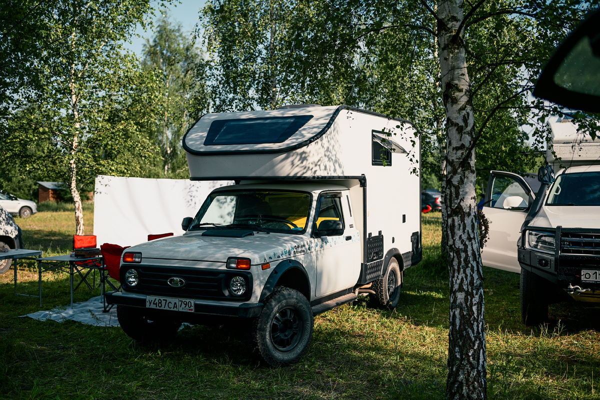 Кемпер на базе Нивы Helix 2200 "Ямал" Михаила Рябинина