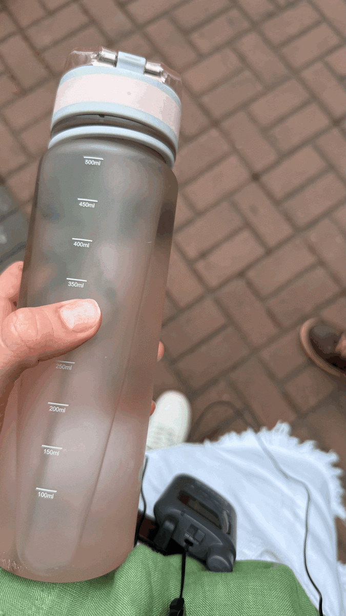 Я взяла с собой воду с мятой