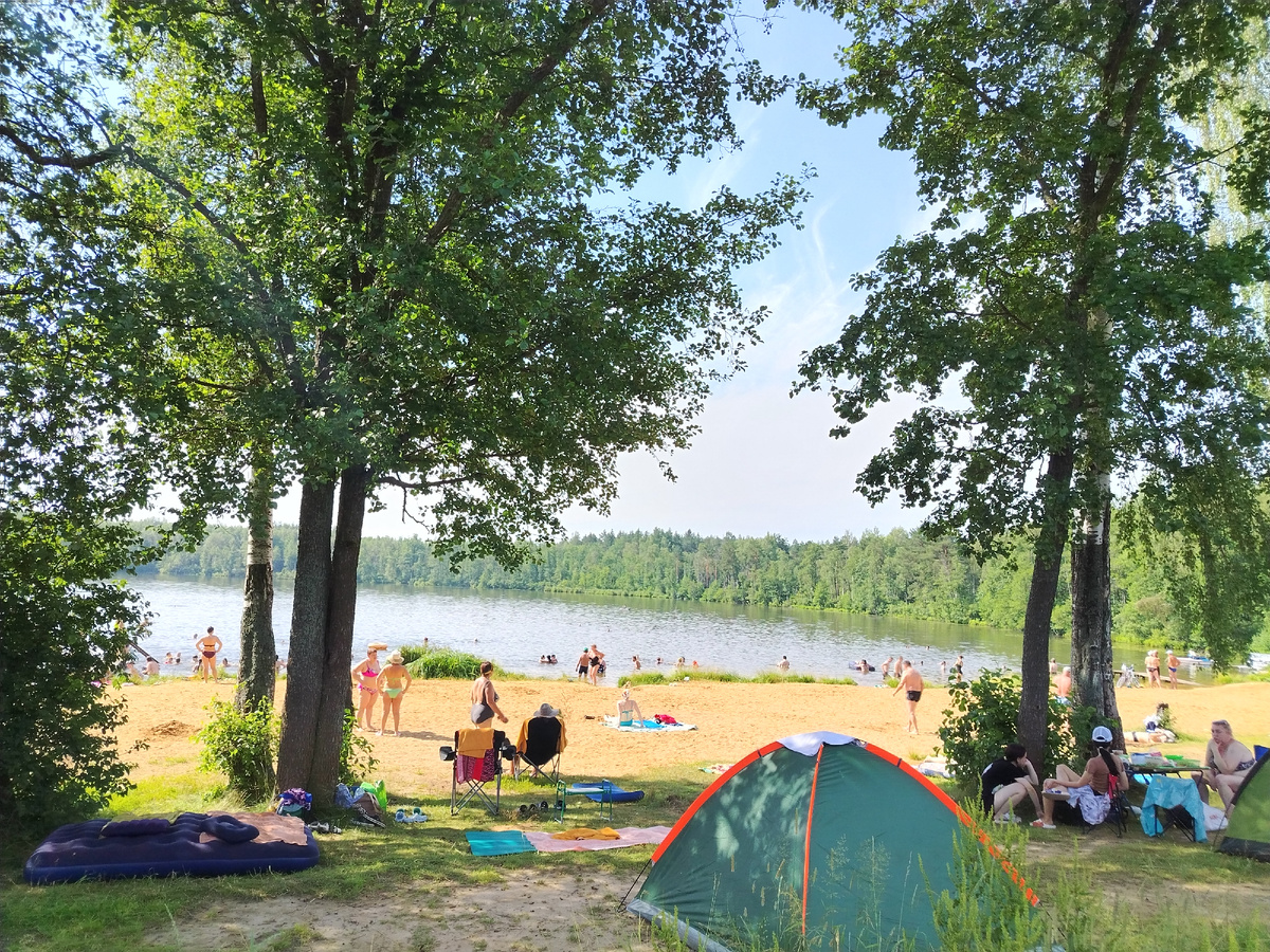 Совсем не колдовское, а название ему Корневское. Расположено в нескольких километрах от нашей деревни.
