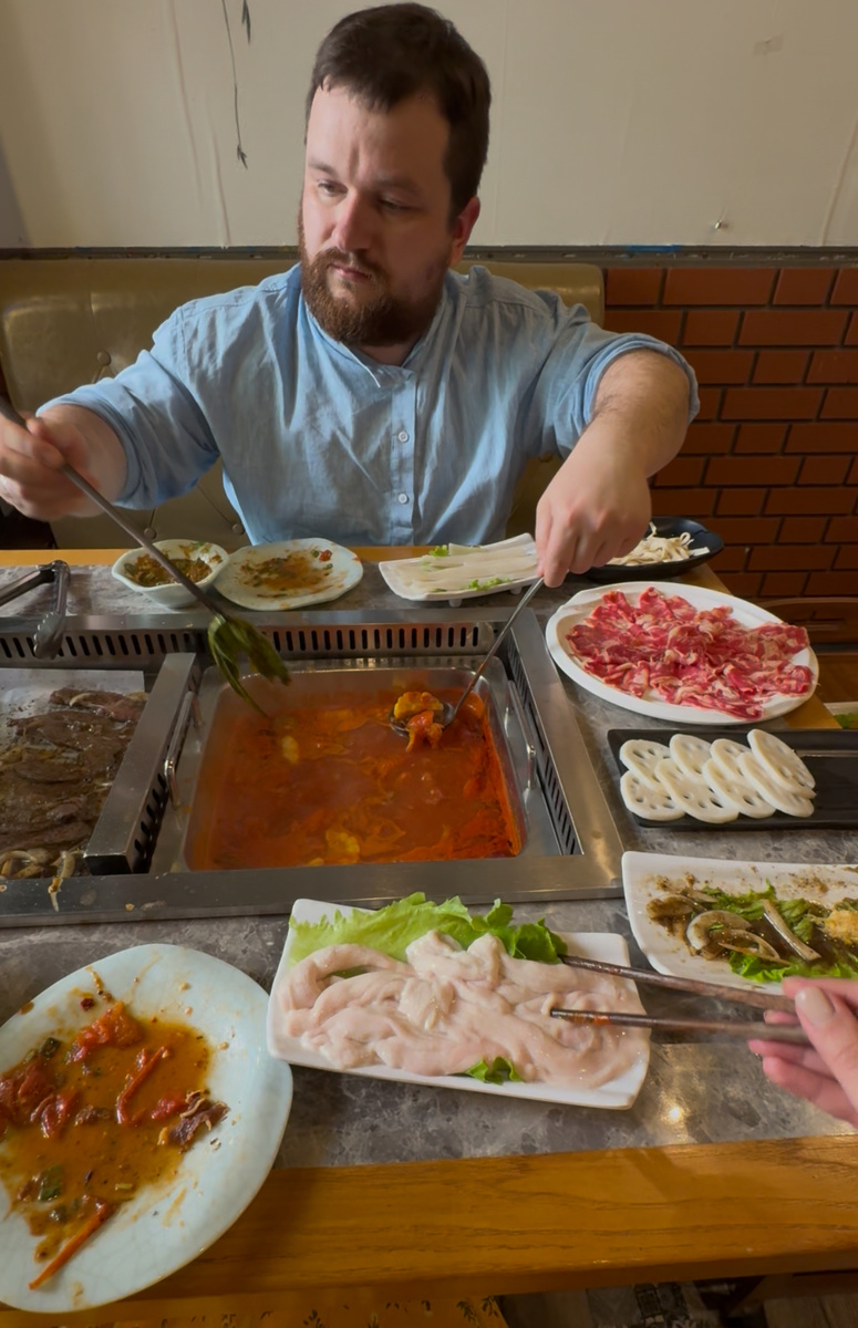 И еще кучу еды за кадром 