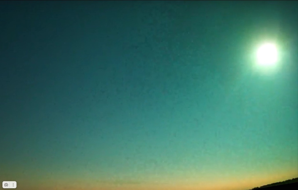 Скриншот с записи пролета метеора. Автор: Дмитрий Москин Источник: vk.com