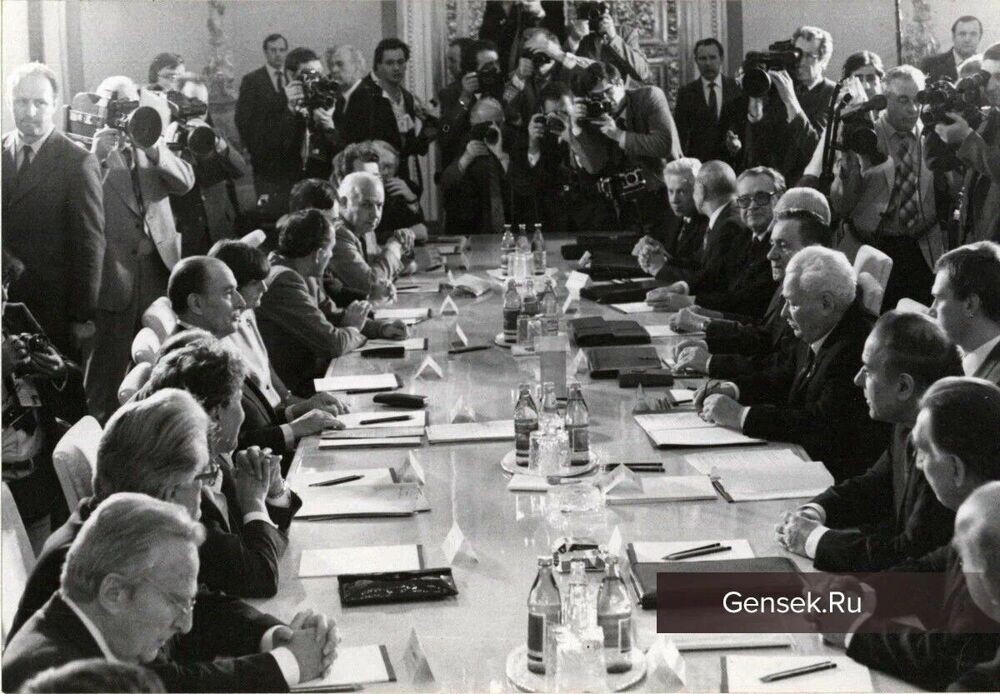 Встреча К.У. Черненко с президентом Франции Франсуа Миттераном в Кремле, Июнь 1984 года