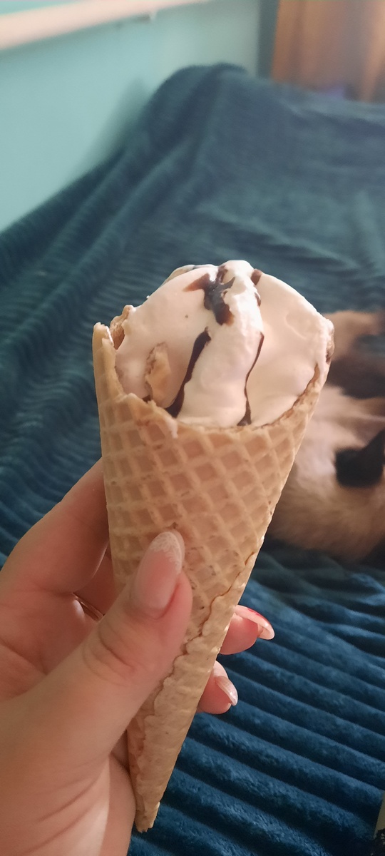 Единственное, что я ем из сладкого. И то хочу, и от него избавится 