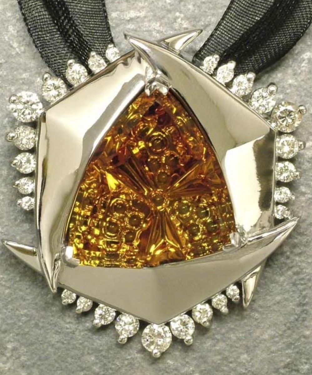 Цитрин огранки Dreamscap. 