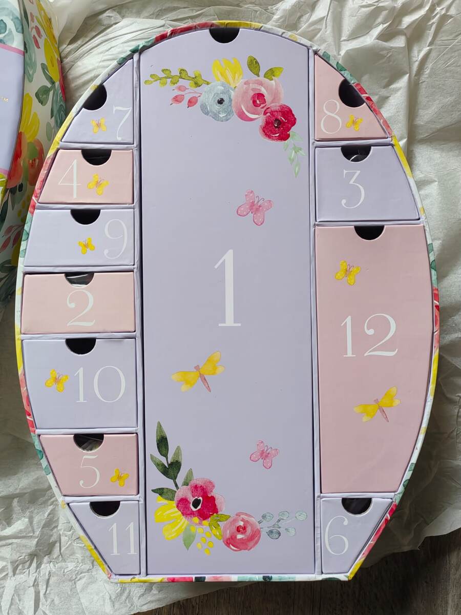 Barbie 12 Days of Spring Doll and Accessories - 12 ящичков с пасхальными сюрпризиками