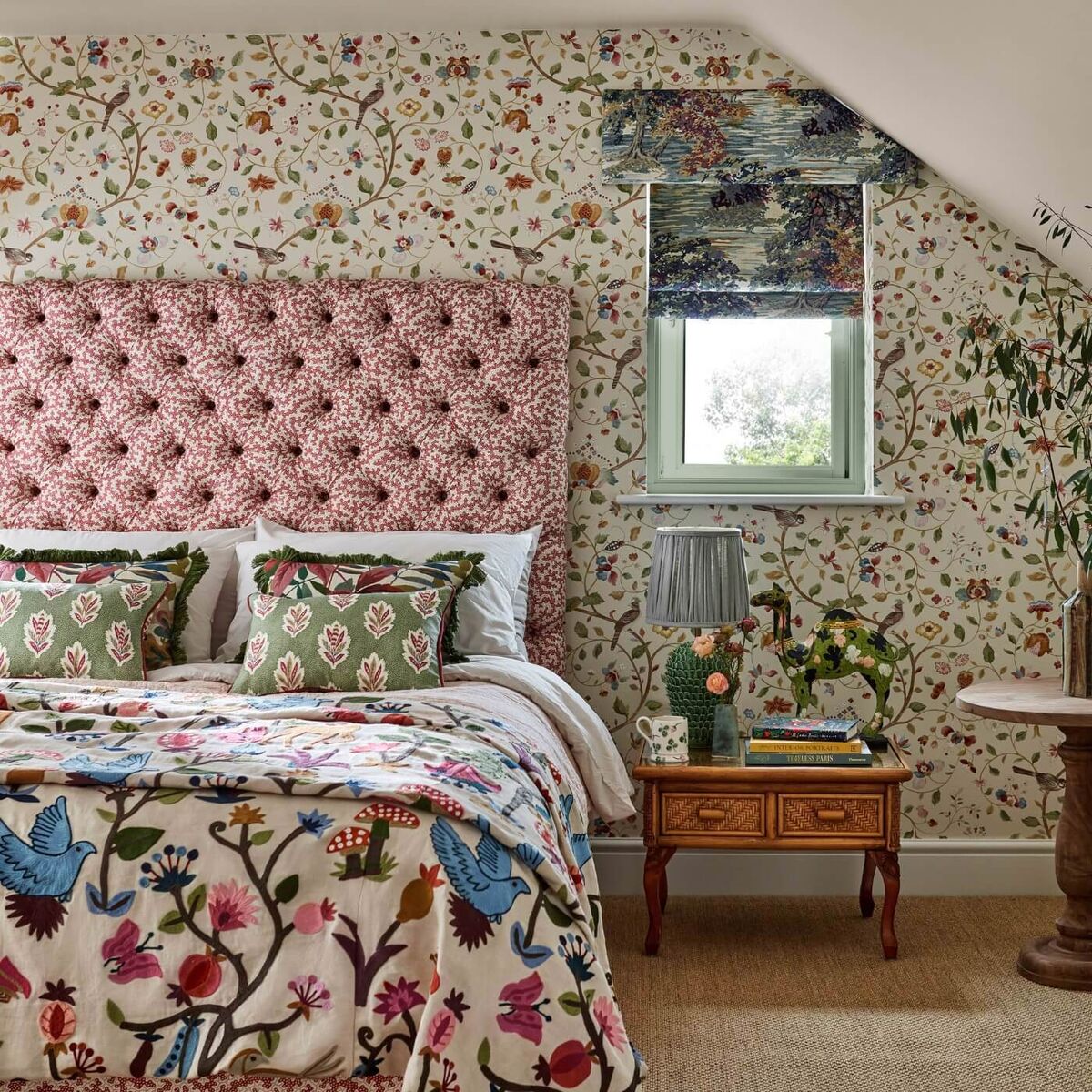  Изголовье: Sanderson - Truffle, Подушки: Sanderson - Sessile Leaf, Римские шторы: Sanderson - Ancient Canopy, Покрывало: Sanderson - Forest of Dean