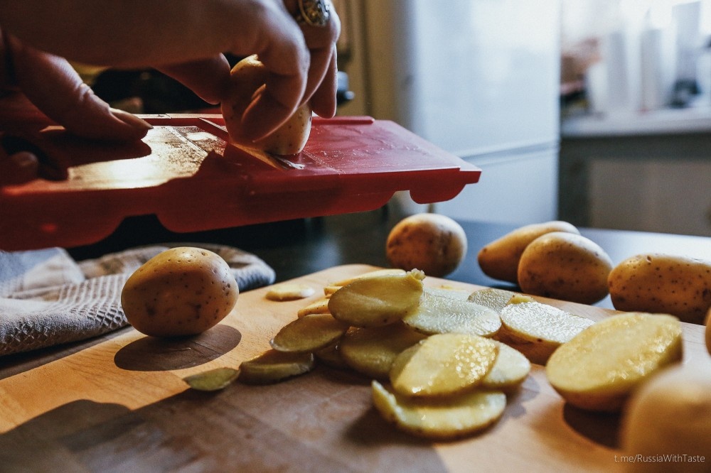   Фото: Шаг 1, нарезаем / “Люди Колымы”