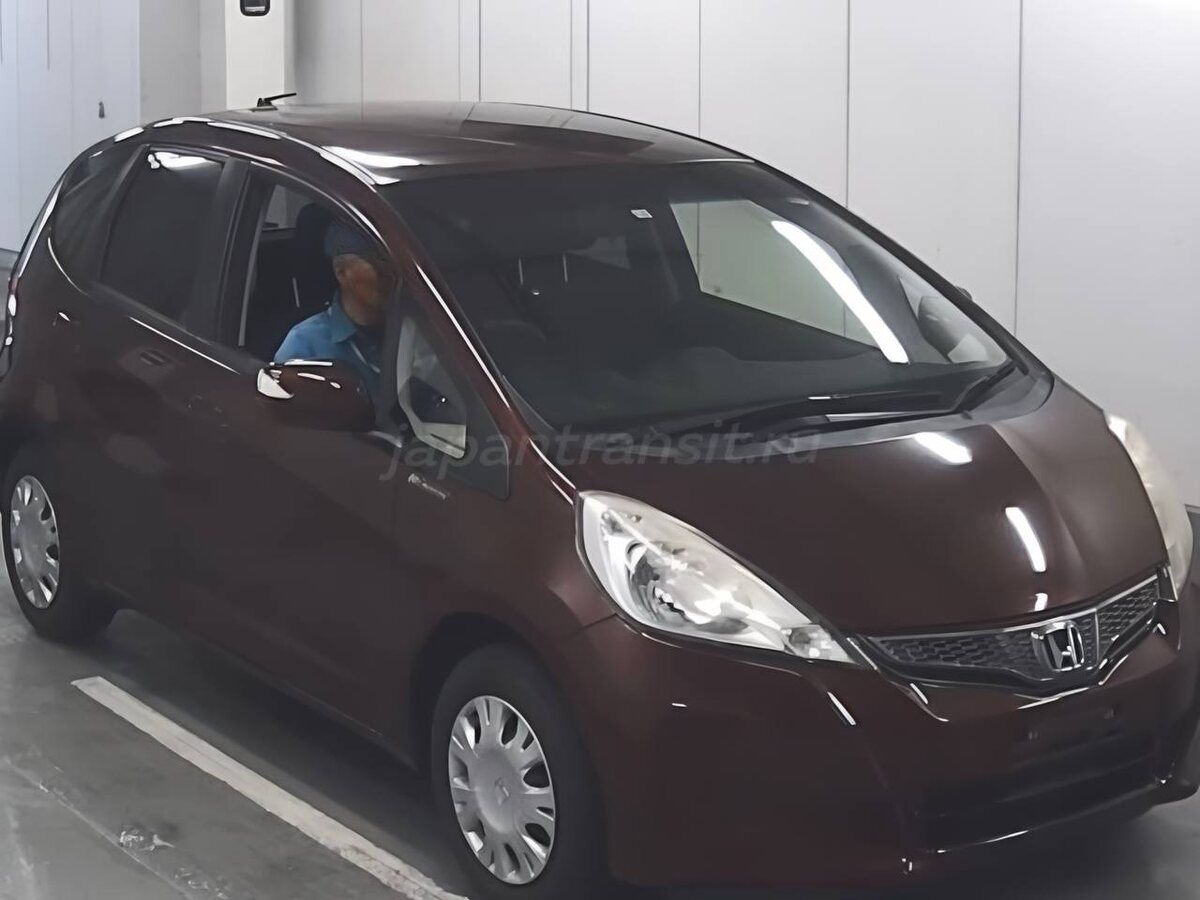 Honda Fit. Источник: скриншот из Телеграмм канала "Япония Транзит"