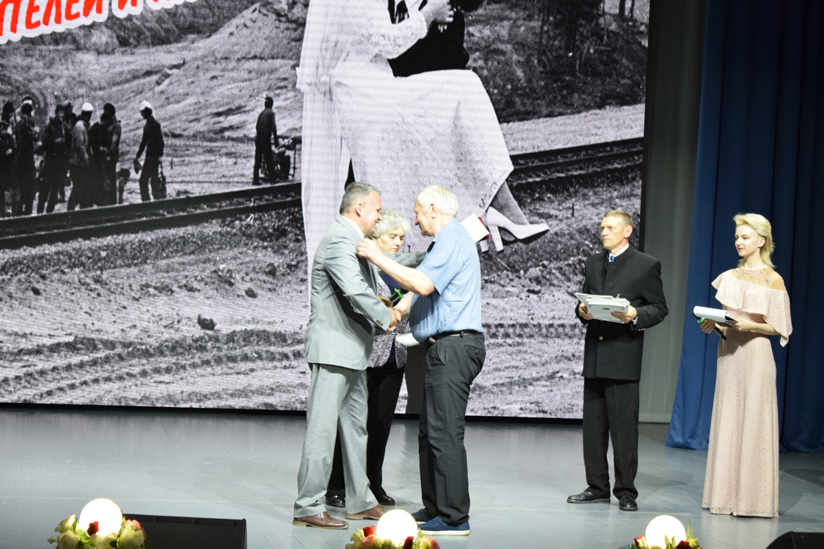 Анатолий Ефременков был удостоен юбилейной медали от президента РФ