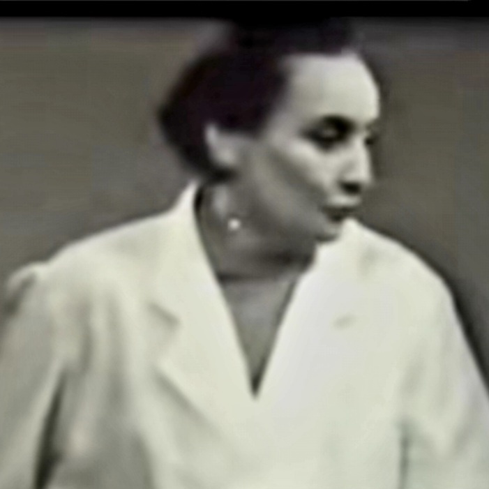 Фото с интернета.Врач беседует с пациенткой 