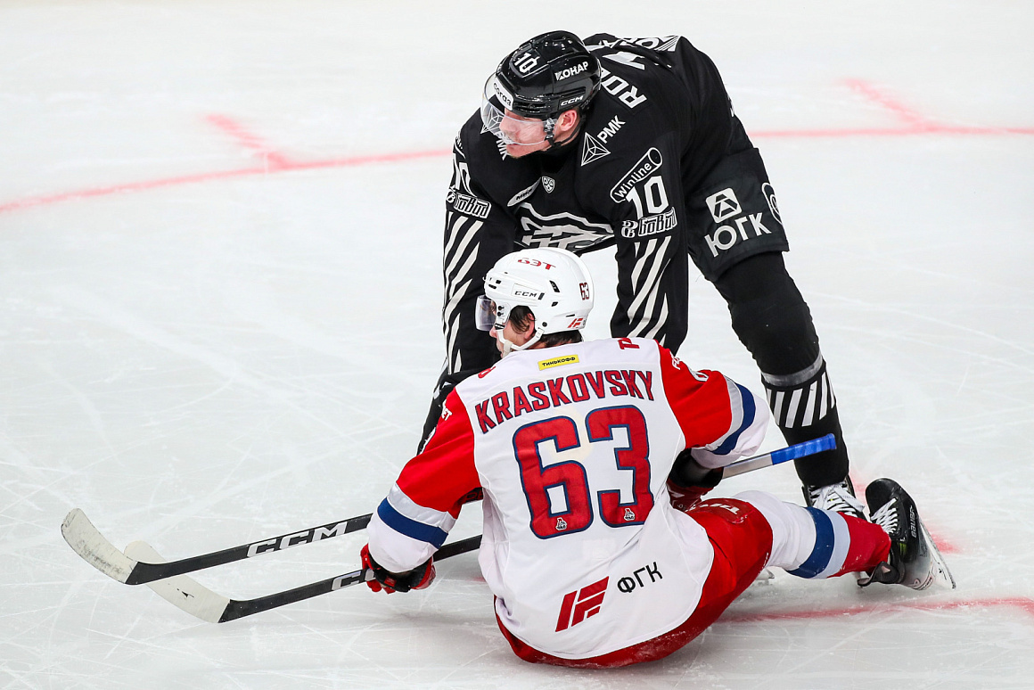 Робинсон усадил Красковского на пятую точку после силового приёма