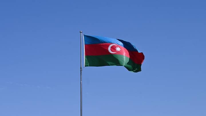 Туристы из РФ сдают билеты на фестиваль в Баку из-за замены российских артистов