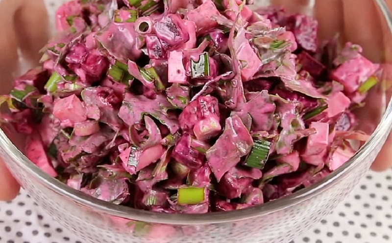 Свекольный салат с огурцом и сыром: летний хит для быстрого ужина