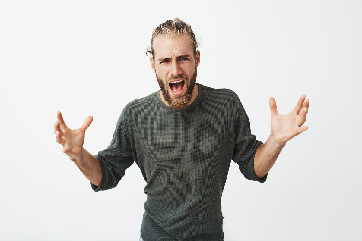 Freepic. Если человек часто злится, это может указывать на наличие неразрешенных внутренних конфликтов, неудовлетворенных потребностей или трудностей в управлении своими эмоциями. Важно понять причины этой злости и научиться более эффективным способам реагирования на стрессовые ситуации.