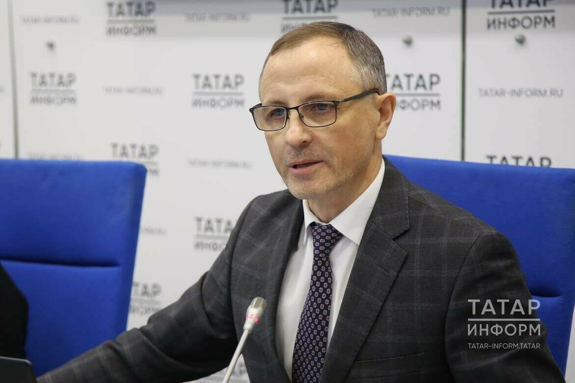 Айнур Тимерханов: «Есть попытка упразднить понятие «родной язык» в пользу «языка народа РФ». Причем все это рассматривается без привязки к родной литературе»Фото: © Султан Исхаков / «Татар-информ»