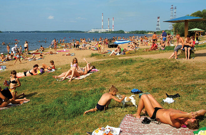 Пляж на берегу Волги. фото из интернета