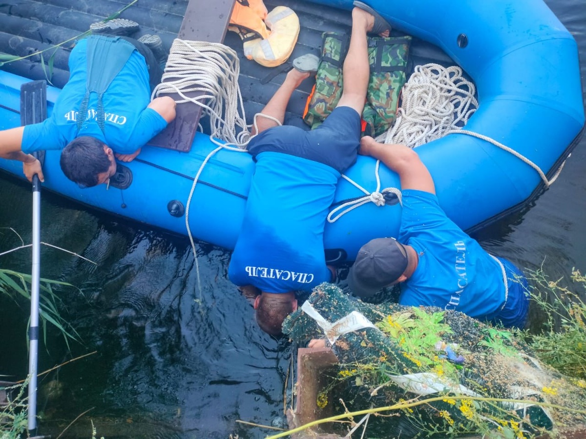    На Ириклинском водохранилище мужчину затянуло в трубу во время купания, он погиб