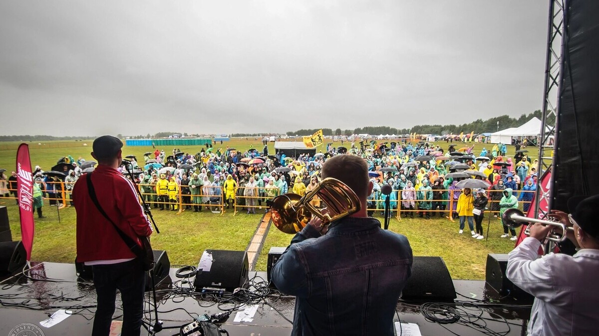     Источник: Рок-фестиваль «Ветер Сибири»