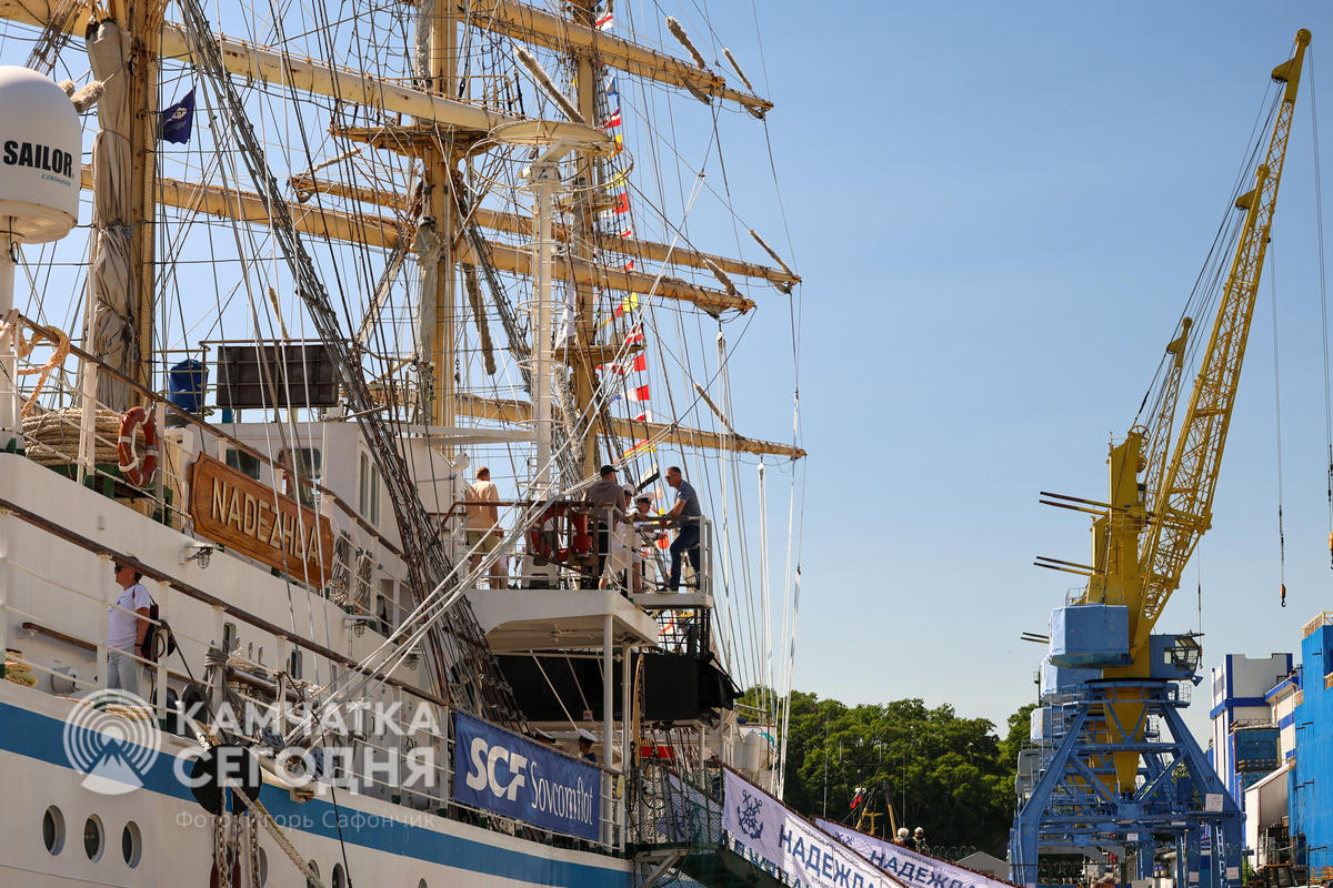 Фото: Фрегат «Надежда» в порту Петропавловска-Камчатского / Игорь Сафончик / «Камчатка Сегодня»