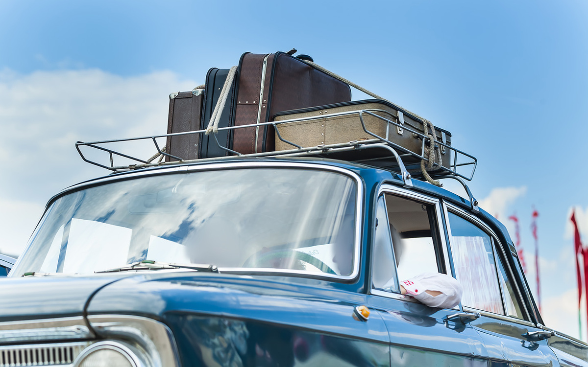 OMfotovideocontent / Shutterstock / FOTODOM📷Крепление багажника за водосток используется на старых отечественных автомобилях