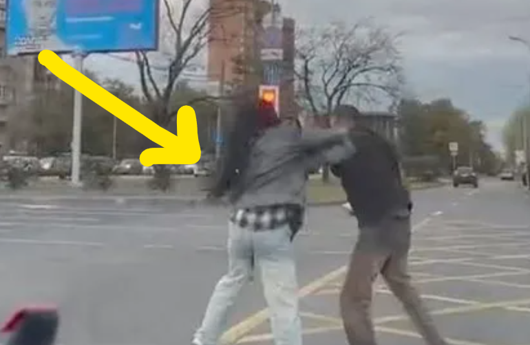 я сказала НЕТ и он тут же набросился..