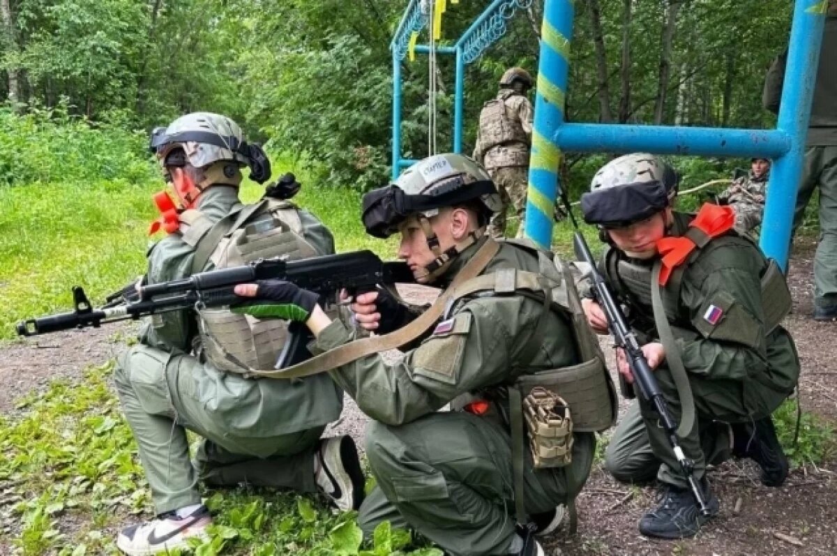    Курсанты камчатского Центра «ВОИН» завершили смену яркой игрой «Зарница»