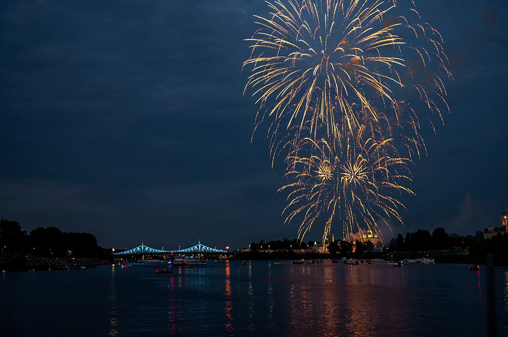 Твери – 890! Салют