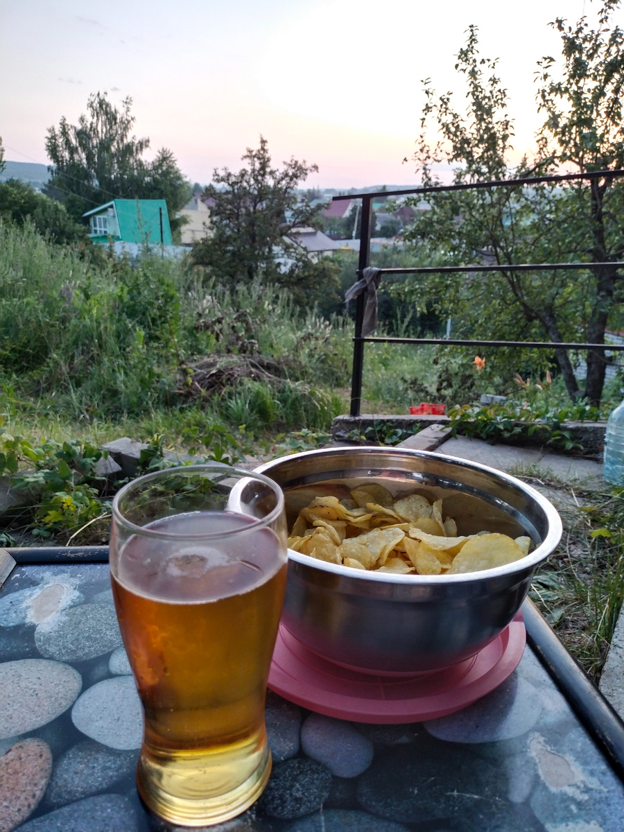 Это не сегодня, это давно. Ещё трава в наличии. 🤣