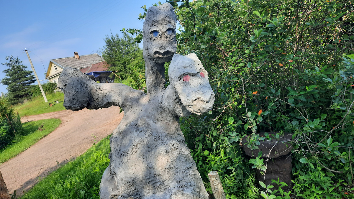 А эта голова все еще про девочку помнит!