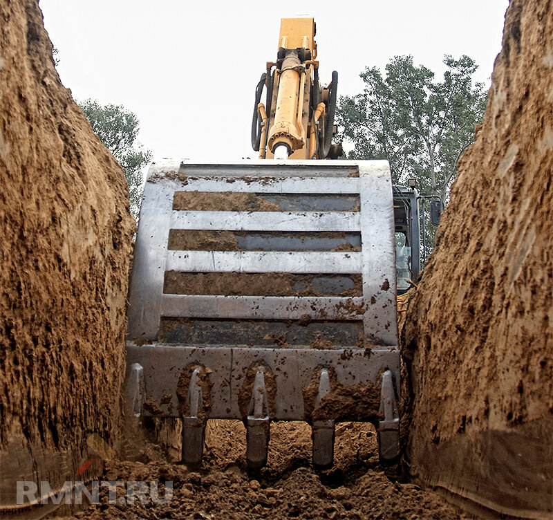 Ленточный фундамент из бетонных блоков под металлоконструкции