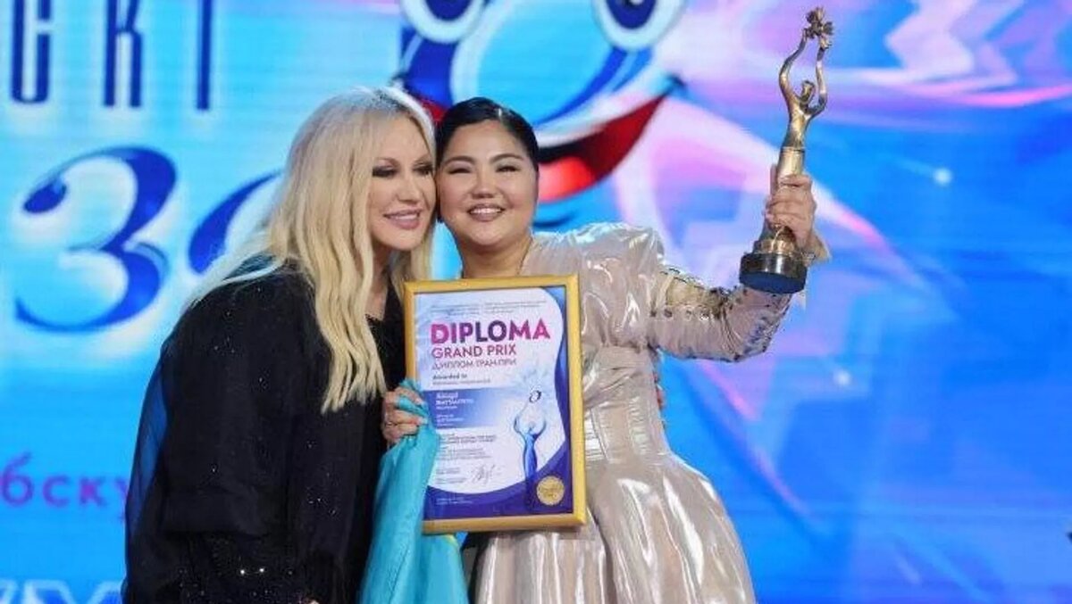 Обладательница гран-при "Славянского базара" Алмагуль Батталиева
© Photo : "Славянский базар в Витебске"