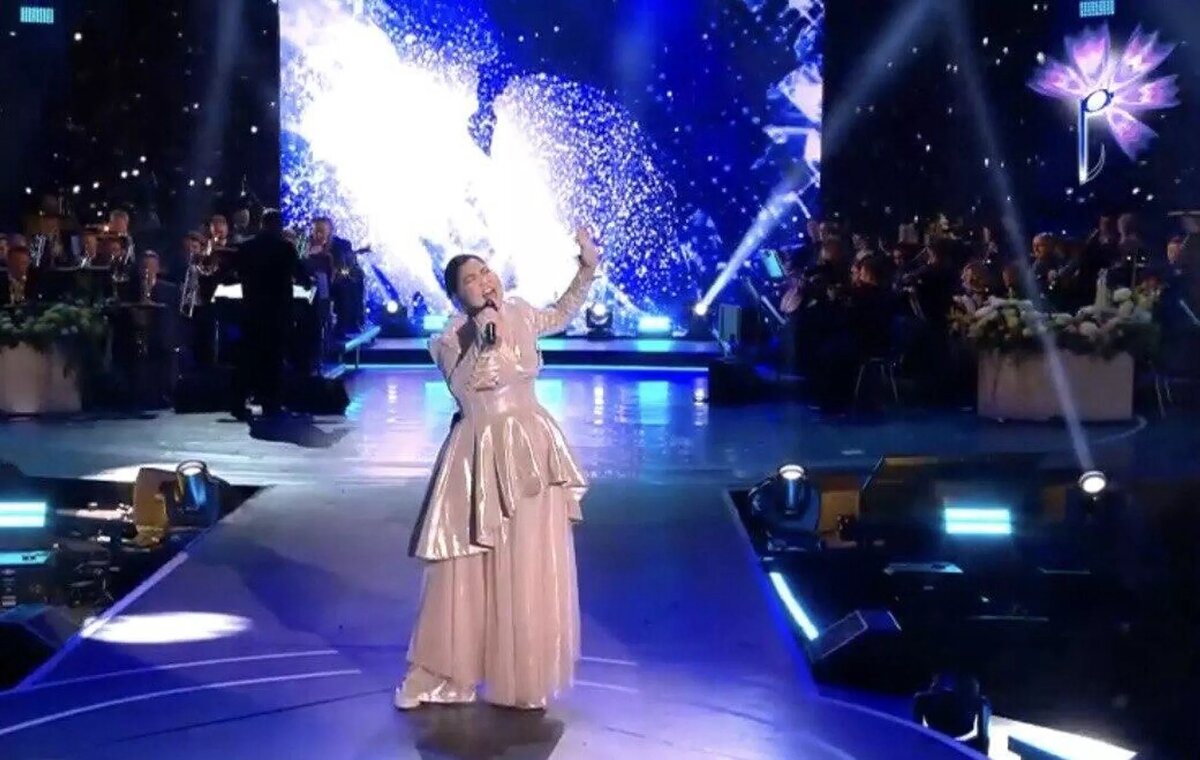 Обладательница гран-при "Славянского базара" Алмагуль Батталиева
© Photo : "Славянский базар в Витебске"