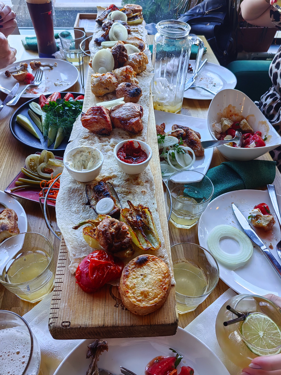 Еще салат и закуски + вкусный компот.