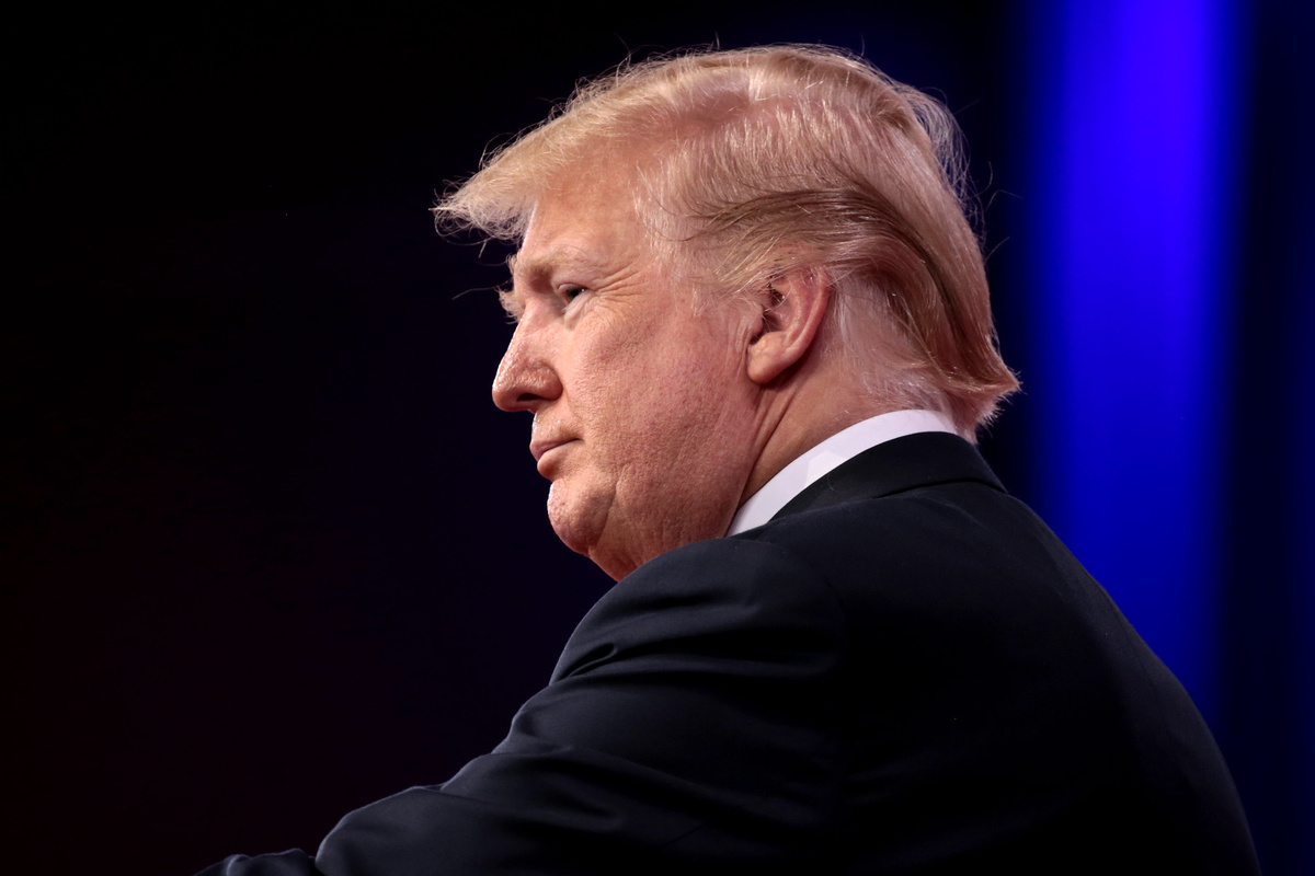 Трамп меняет курс и готов одобрить поставку наступательного вооружения Украине.  Фото: Фото: flickr. com / Gage Skidmore / Creative Commons Attribution ShareAlike 2.0 (CC BY-SA 2.0)