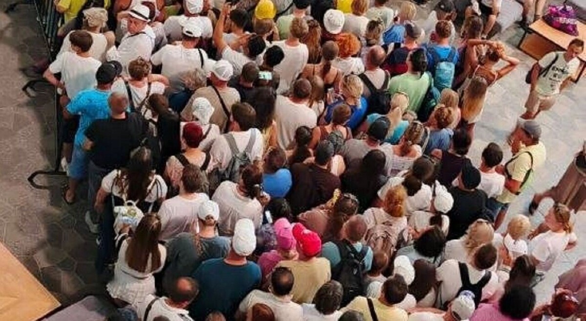     Источник: Telegram-канал «Любимый Сочи» (18+)