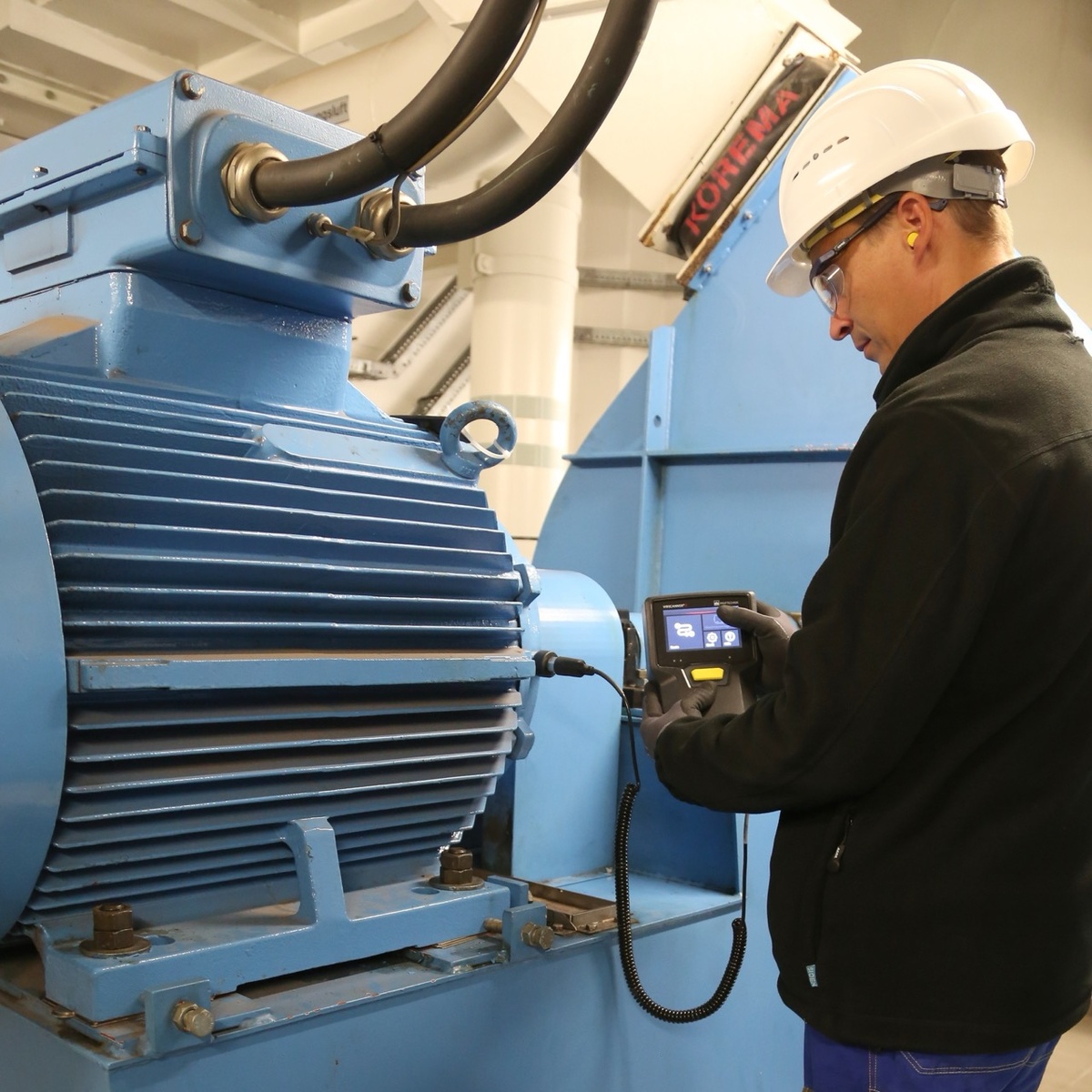 Диагностика электродвигателя с помощью портативного виброанализатора VIBSCANNER 2 от PRÜFTECHNIK