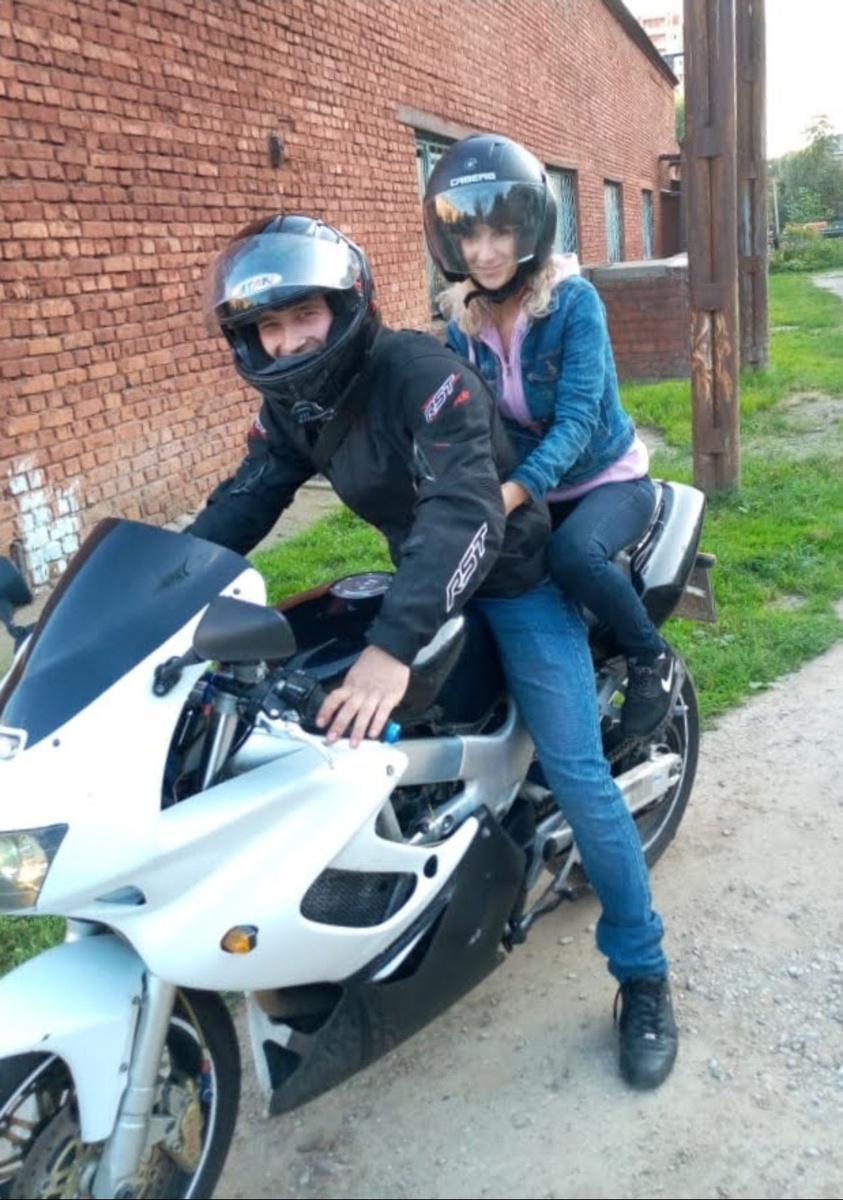 Это мы с братом 6 лет назад