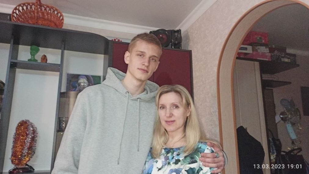 Евгений с мамой