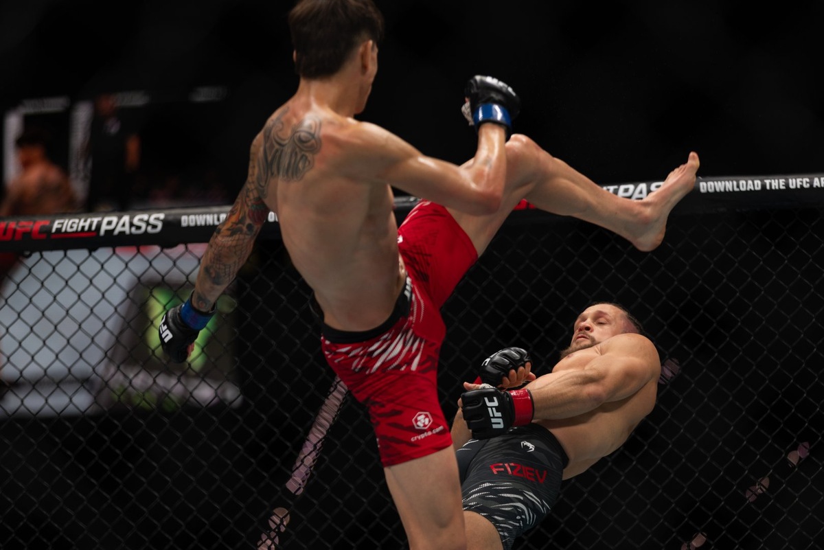 Рафаэль Физиев против Игнасио Бахамондеса. Фото: пресс-служба UFC Fight Night