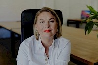 «Благодаря работе фонда, в нашей стране появилась первая служба помощи людям с БАС, тысячи медицинских специалистов обучили необходимым навыкам для поддержки больных с этим заболеванием, и помогли пяти тысячам семей. По состоянию на конец 2024 года на учете в фонде состоит более тысячи семей», – пояснила Наталья Луговая.